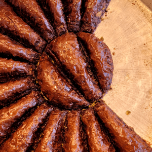 Guitar 2 – Classic Baklava with Chocolate & Walnut
