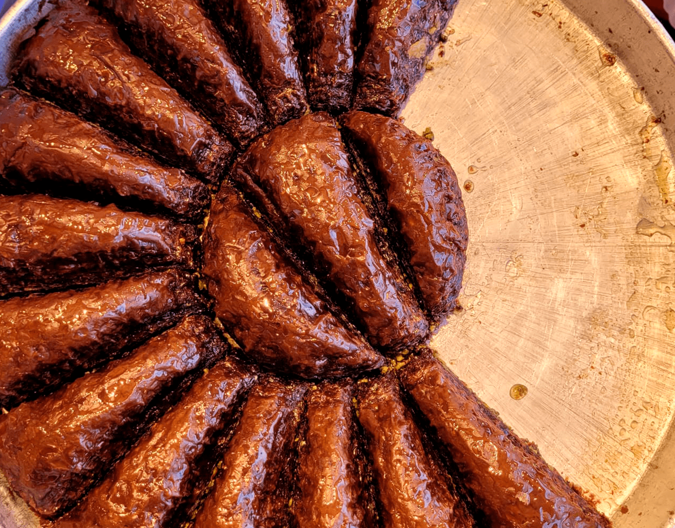 Guitar 2 – Classic Baklava with Chocolate & Walnut