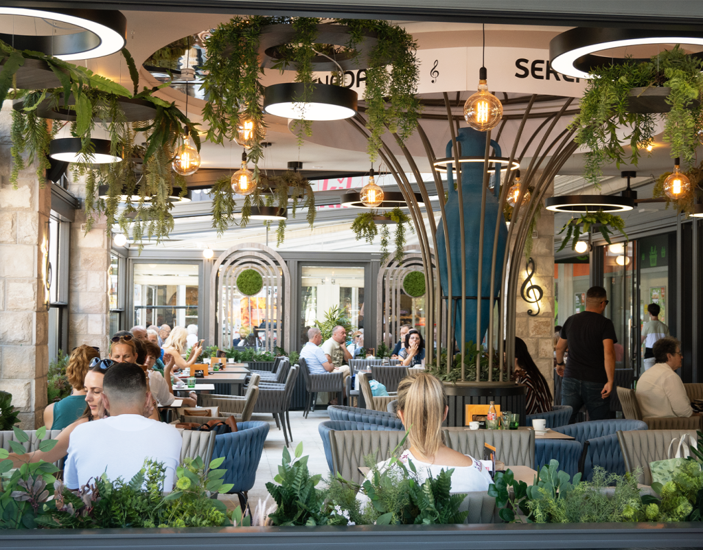 Serenada Bistro Dubrovnik interior perfect for relaxing with food and drinks.
